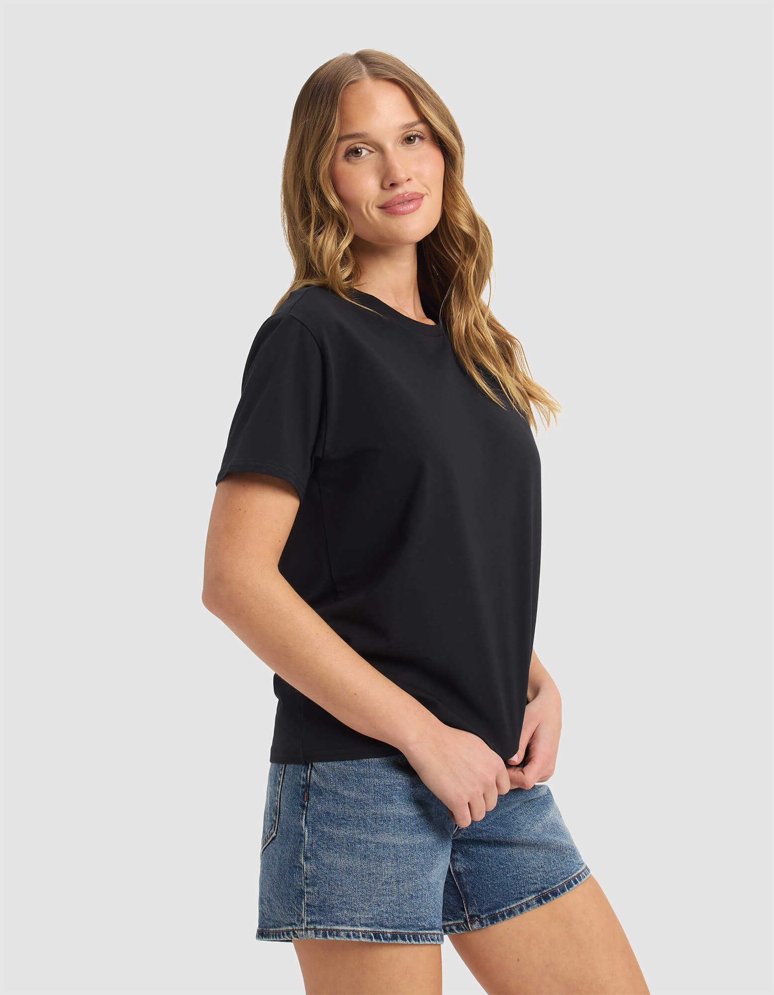 Alternative view of Women's Go-To Tee